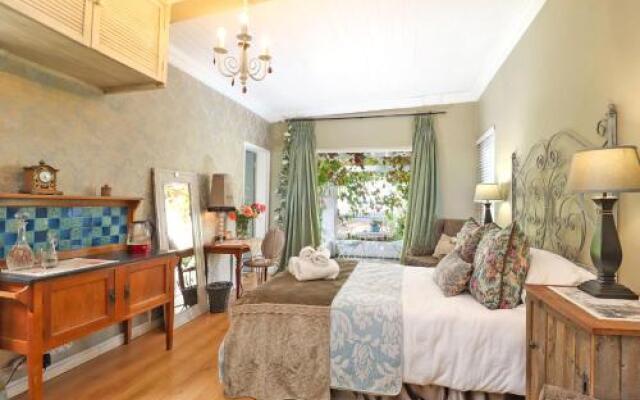 Three Oaks Bed  Breakfast
