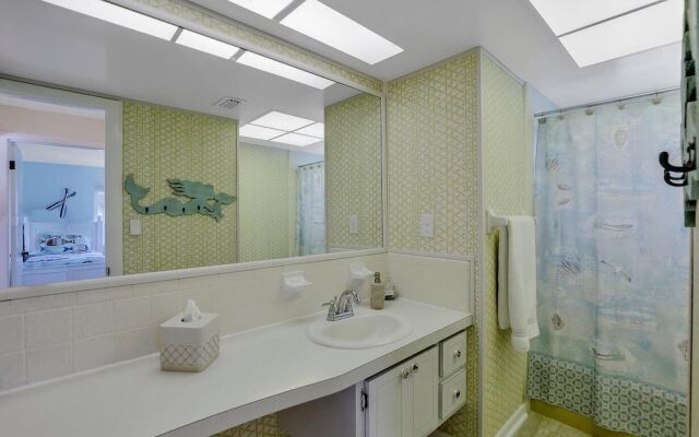 Inviting Waterfront Home With Western Exposure