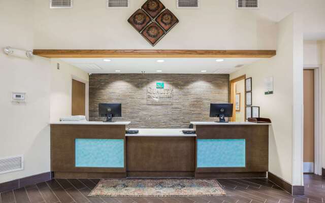 Quality Inn & Suites Lawrence - University Area