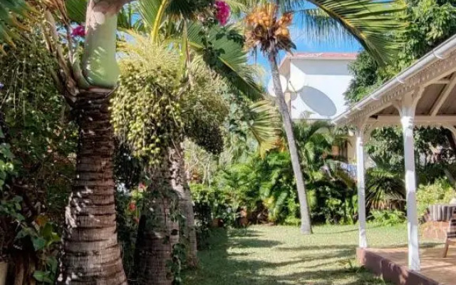R Garden Pointe Aux Sables