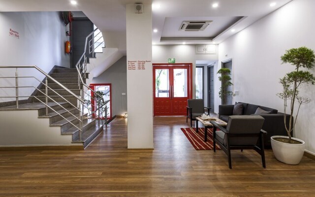 FabHotel Majestic JPM