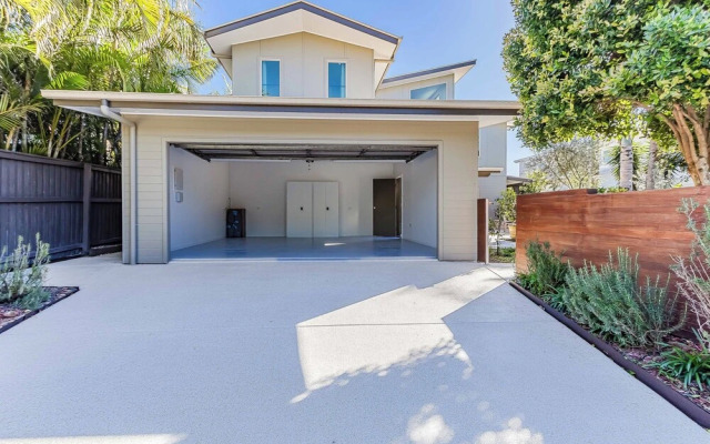 Beachside Luxe on She Oak