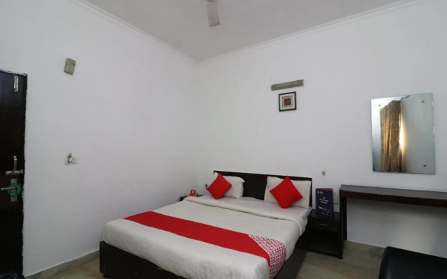 Hotel The Taj by OYO Rooms