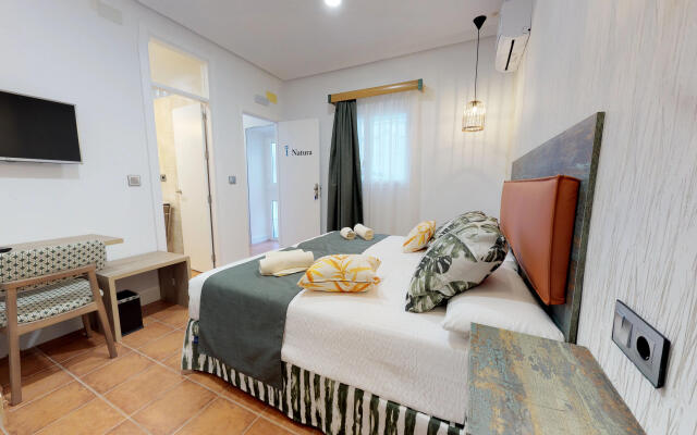 Hostal Boutique La Española by Bossh Hotels