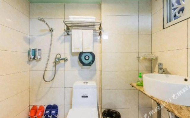 Xuening Express Hotel(杭州学宁快捷酒店(文泽路地铁站店))