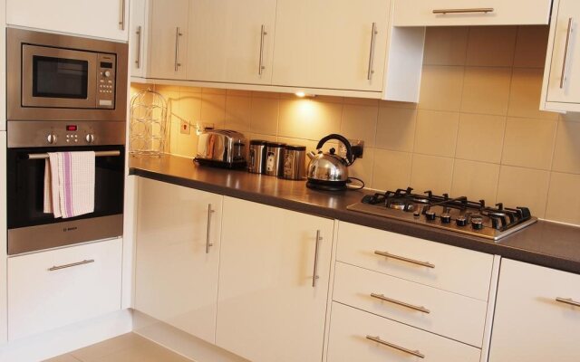 Monarch House Serviced Apartments