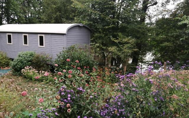 Le clos des augers, chambres d'hôtes et roulotte