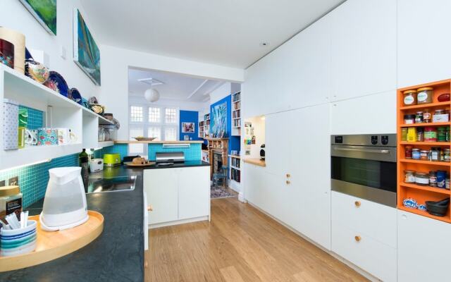 Beautiful 4BR Family Home in Leafy SE London