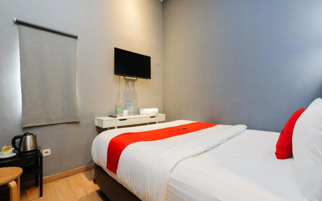 RedDoorz Plus @ Danau Sunter Utara – Guest Rooms – Jakarta