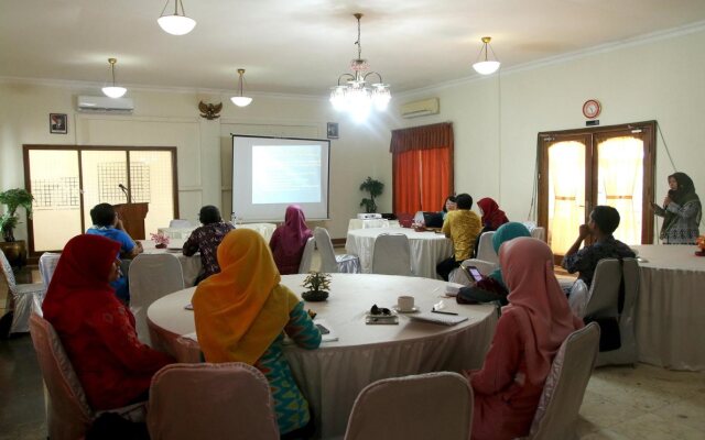 Candisari Hotel & Resto