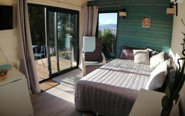 Les lodges de l'oliveraie de Virevent