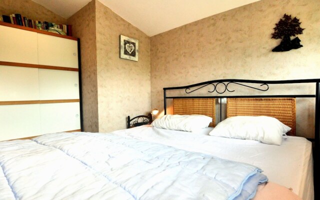 Holiday Home in La Roche-en-Ardenne near Forest