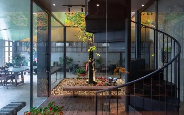 Deja vu house