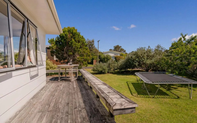 Silver Sands - Cooks Beach Holiday Home