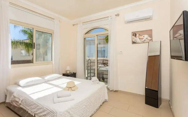 Villa Meli With 3 Bedrooms and 3 Bathrooms