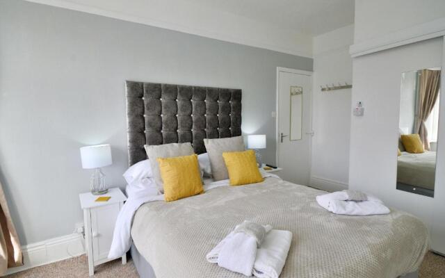 Rooms at 153 ROOM ONLY