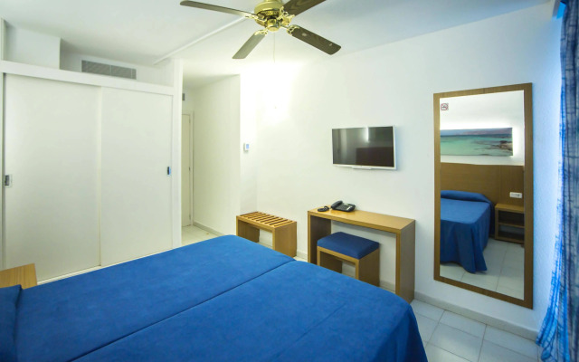 Hotel Club Cala Romani