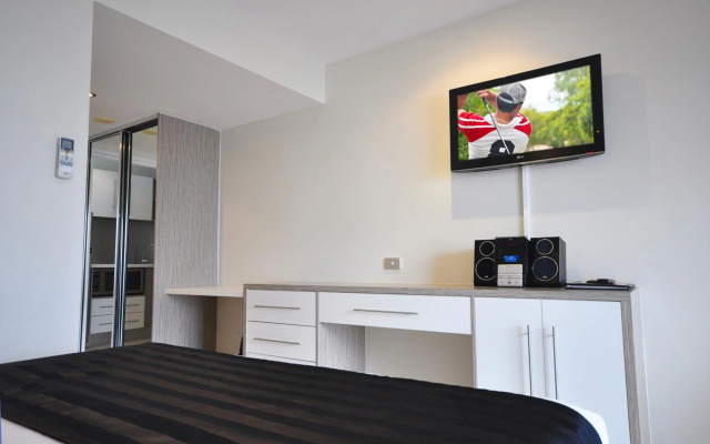 Aquarius on the Beach – Guest Rooms – The Strand