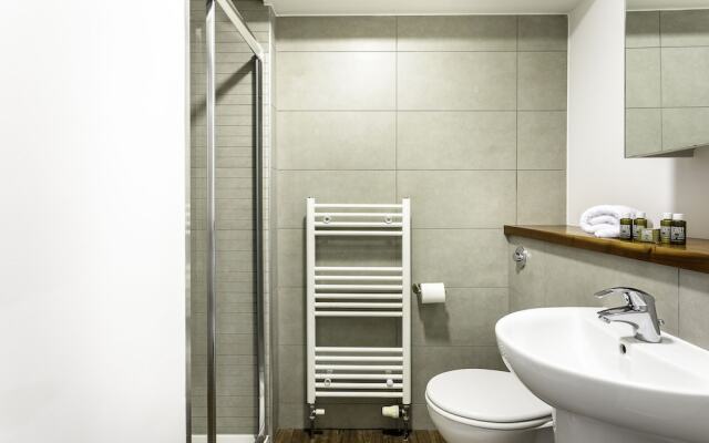 Bob W Tower Hill Residences