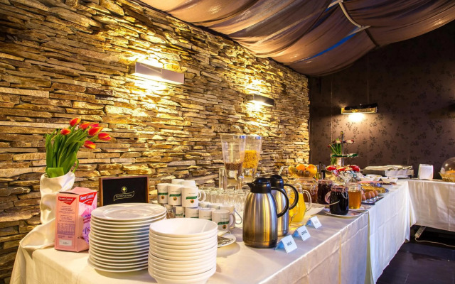 Art Plaza Hotel