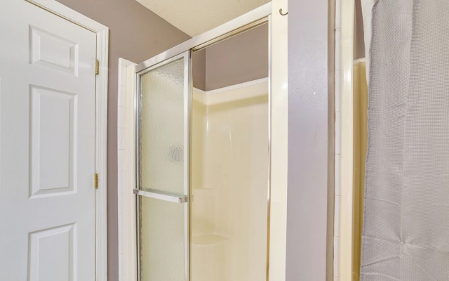 Spacious Champaign Home By University Of Illinois!