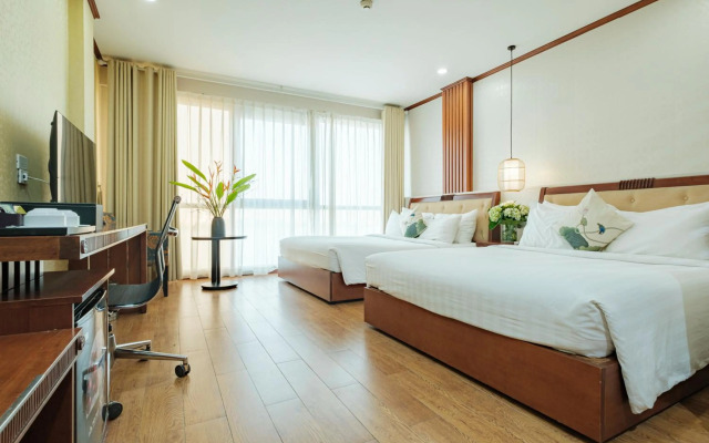 Sunset Westlake Hanoi Hotel