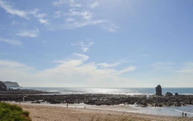 10 Thurlestone Rock