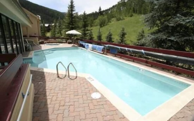 Strawberry Park Ski-in Ski-Out Condo by RedAwning