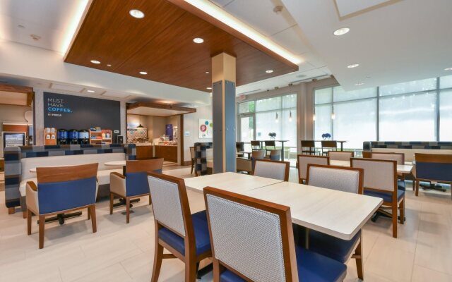 Holiday Inn Express & Suites Charlotte - Ballantyne by IHG