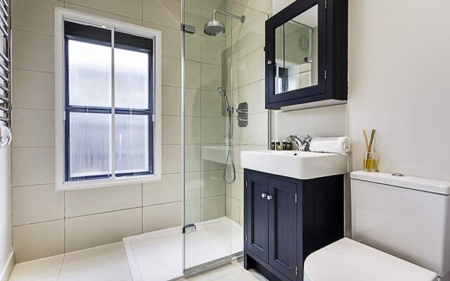 Gorgeous Roehampton Flat