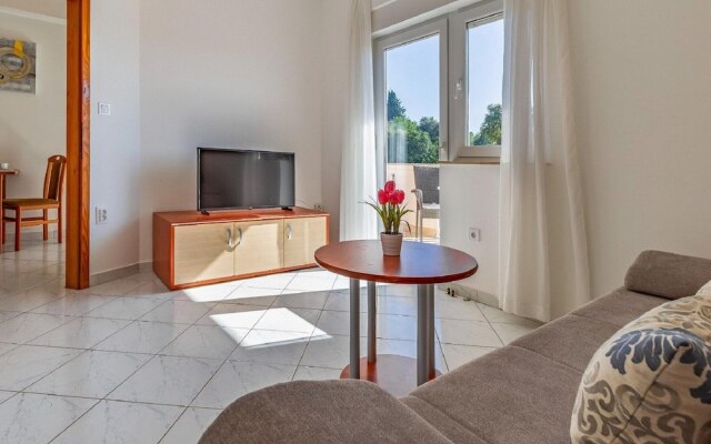 Classy Apartment in Banjole near Beach & Pula City