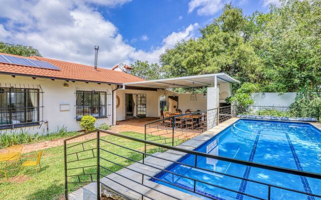 Chic Midtown Studio-1 Bed-solar-pool-fibre-samrand
