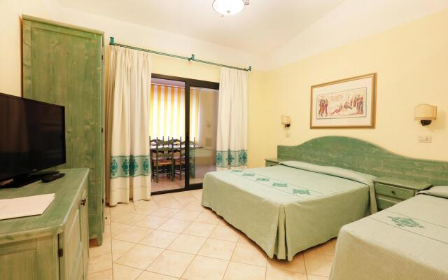 Flat close to stores in Sos Alinos