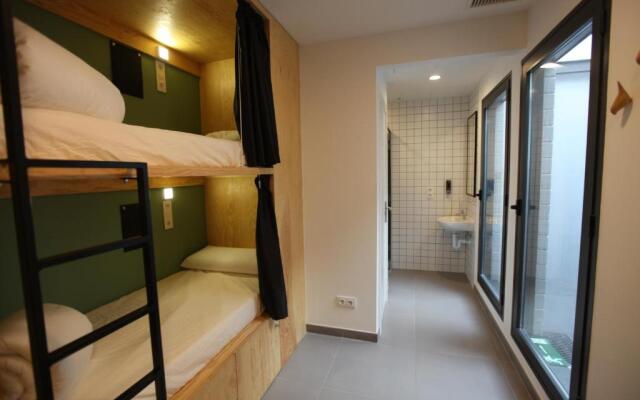 VTZ The Botanic Hostel