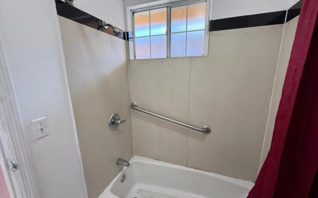 Travel Inn Downtown LA