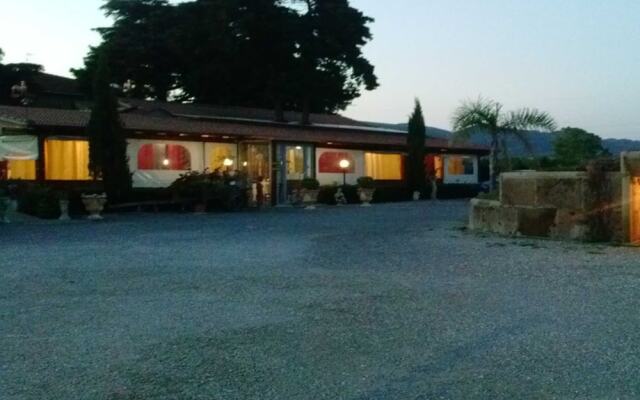 Bungalow With Garden in the Countryside of Rome