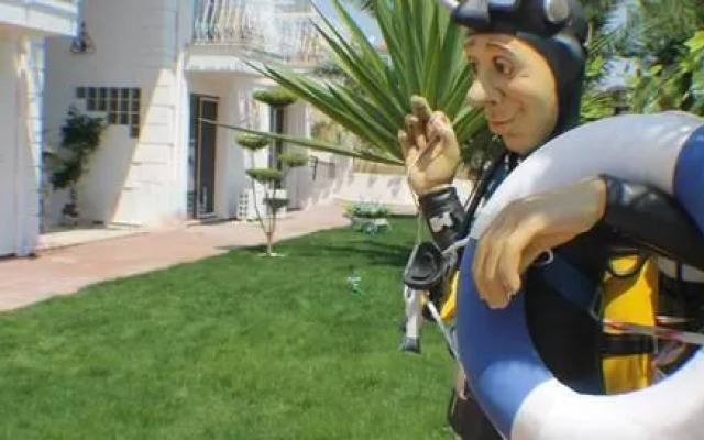 Lapis Port Surf Hotel