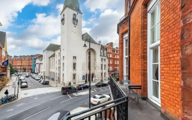 52 Pont Street
