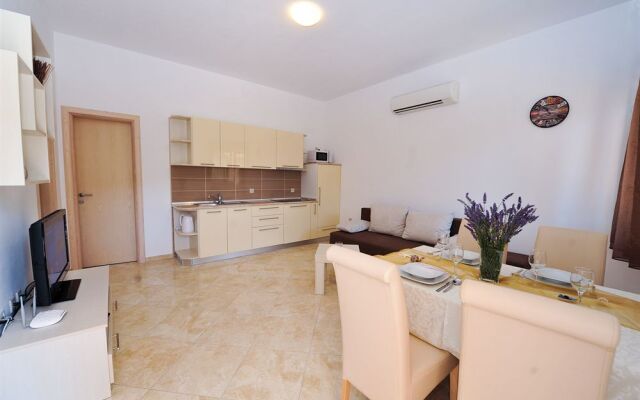 Lastura Aparthotel & Mobile Homes