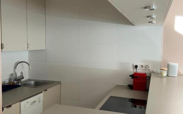 Apt Golfe Juan - 5min des plages - Parking privée - Piscine Rooftop