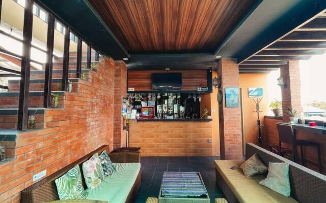 The Palms Resort & Bar