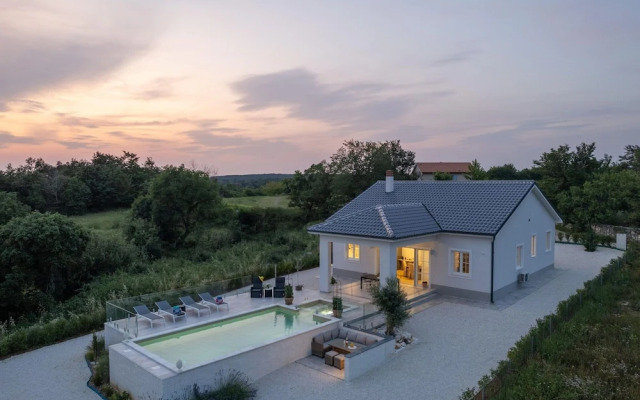 Modern Villa With Swimming Pool and Fenced Garden