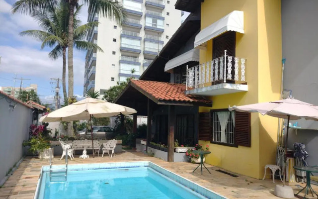Hostel Lê Castelle