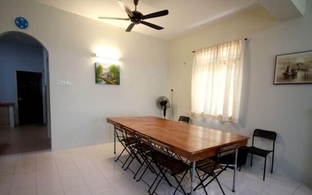 JusInn Homey Guesthouse