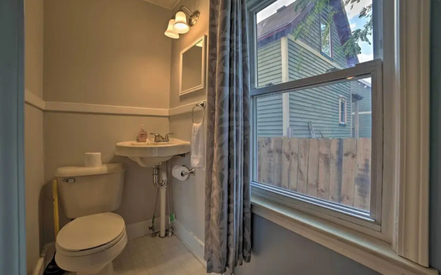 Manistee House w/ Deck: 1/2 Mi to Riverwalk!