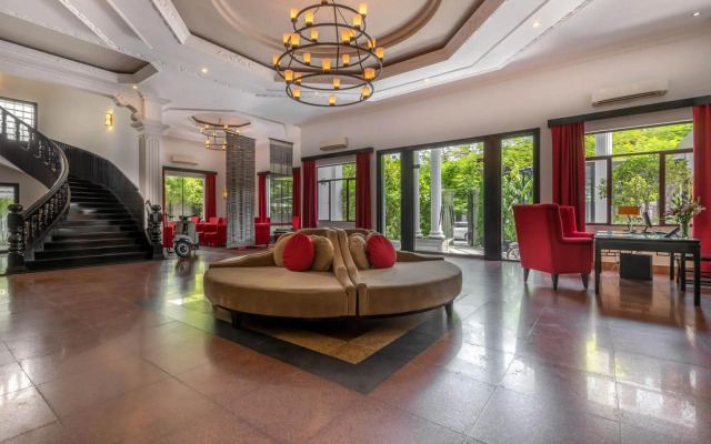White Mansion