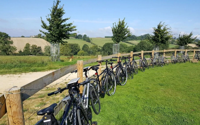 Campfires and Stars Glamping