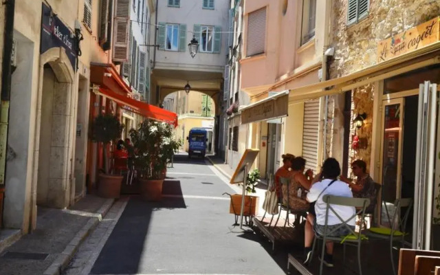 Old Town Antibes Apartment