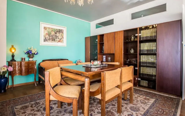 6 persons seaview Athens Riviera