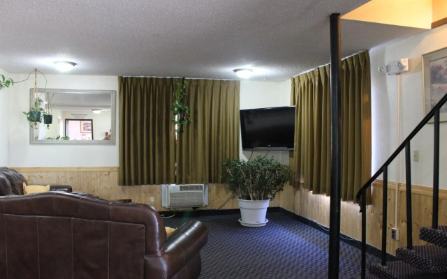 East Grand Inn
